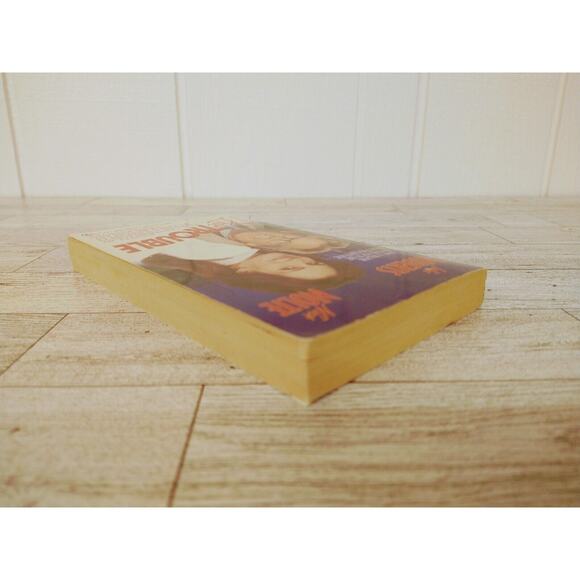 I Love Trouble (Movie Tie-In Cover) Peter Brackett - 1994 1st Printing PB Signet - Picture 7 of 11